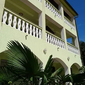 holiday-home-matosevic.pula-hotels.org/